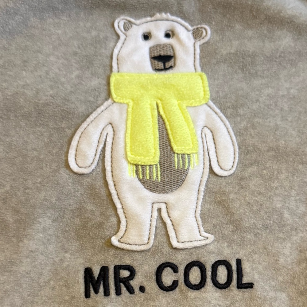 Mr. Cool Polar Bear Fleece Pajama Set 🐻‍❄️ - Picture 3 of 6